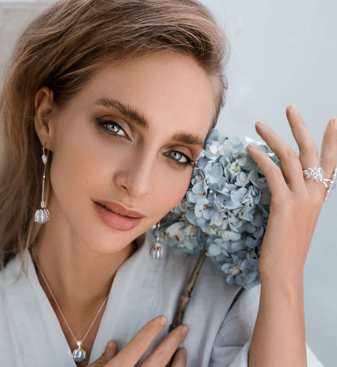 серьги я королева хал